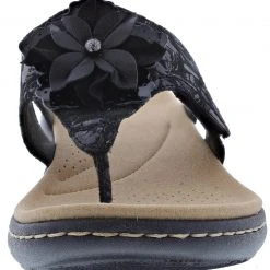 Clarks Women's Laurieann Gema Wide Width Flip Flop Sandals