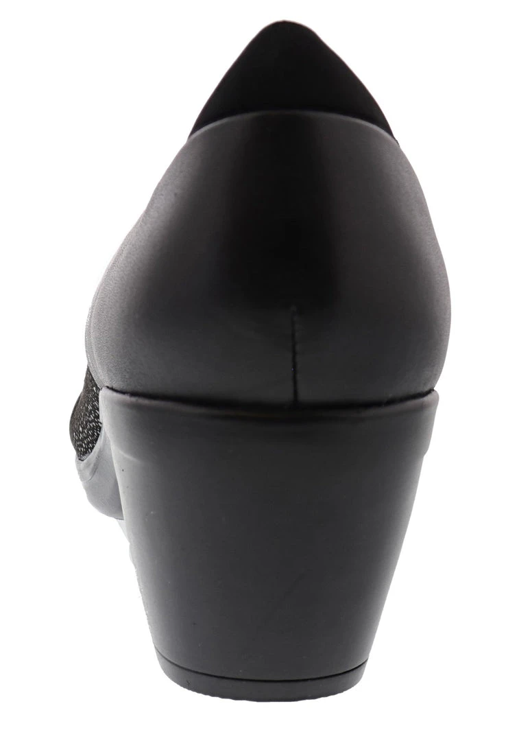 Clarks Of England Clarks Emily Alexa Black Leather Pumps Women's 4 Clarks Of England Clarks Emily Alexa Black Leather Pumps Women's