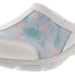 Easy Spirit Women's Baye 2 Wide Width Casual Comfort Clogs