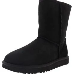 UGG Classic Short II Women Pull On Winter Boots