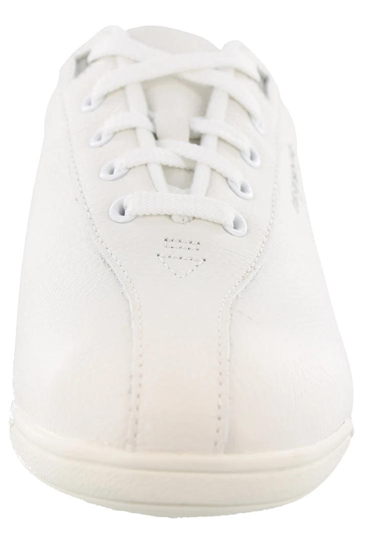 Easy Spirit Women Sport Wide 2E Lightweight Leather Walking Sneakers AP1 8 Easy Spirit Women Sport Wide 2E Lightweight Leather Walking Sneakers AP1